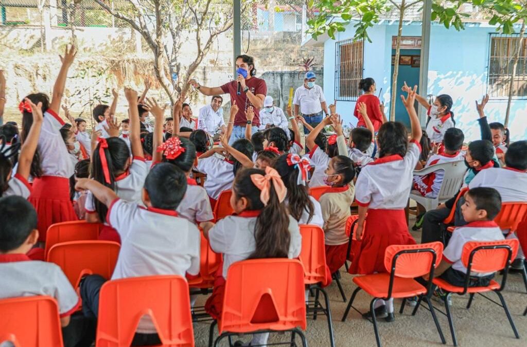Implementa Seguridad Pública programa “Prevención para Construcción  de Paz” en la Costa de Oaxaca
