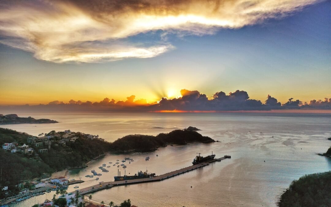 La hermosa carretera de Oaxaca a Huatulco, es una belleza, María del Carmen Jerónimo Díaz logra un gran proyecto que es aplaudido por los usuarios.