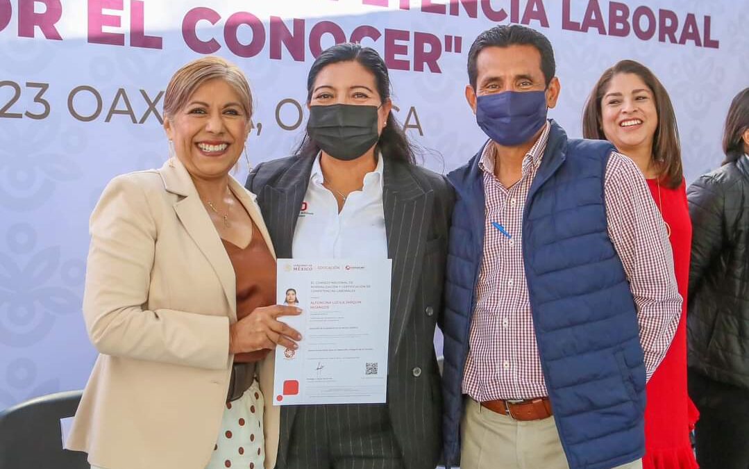  Certifica DIF Oaxaca a funcionariado en atención a la ciudadanía en el sector público