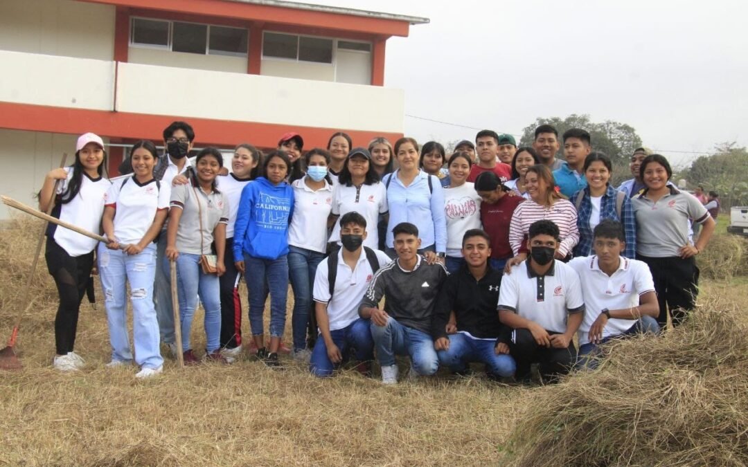 Con Tequio Bienestar rehabilitan espacio que será  campus de la UABJO en Acatlán de Pérez Figueroa