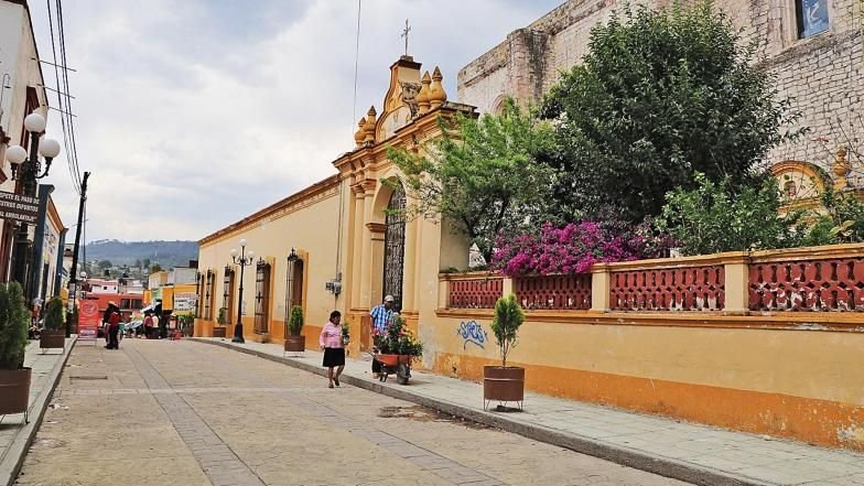 La gran Ciudad de Tlaxiaco y el Artista Oaxaqueño Sergio Xross.