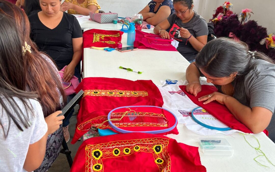 Impulsa Icapet el autoempleo y rescate de técnicas de bordados en Ocotlán