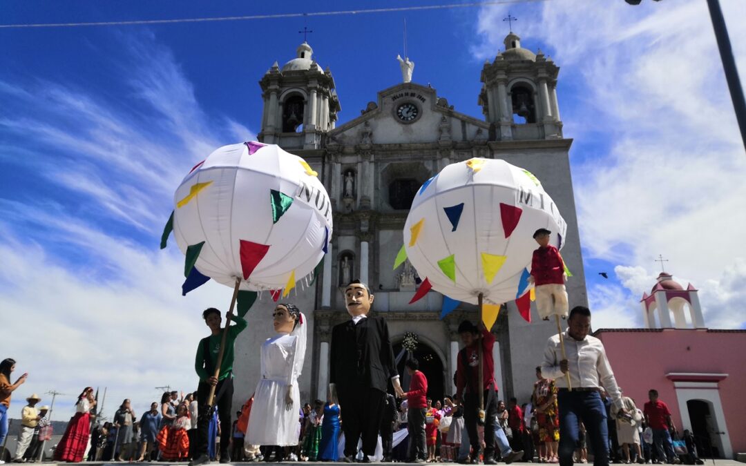La Histórica y siempre Bella Ciudad de Ejutla de Crespo y Édgar Neftalí Barrita Aguilar gran Terapeuta Capilar.