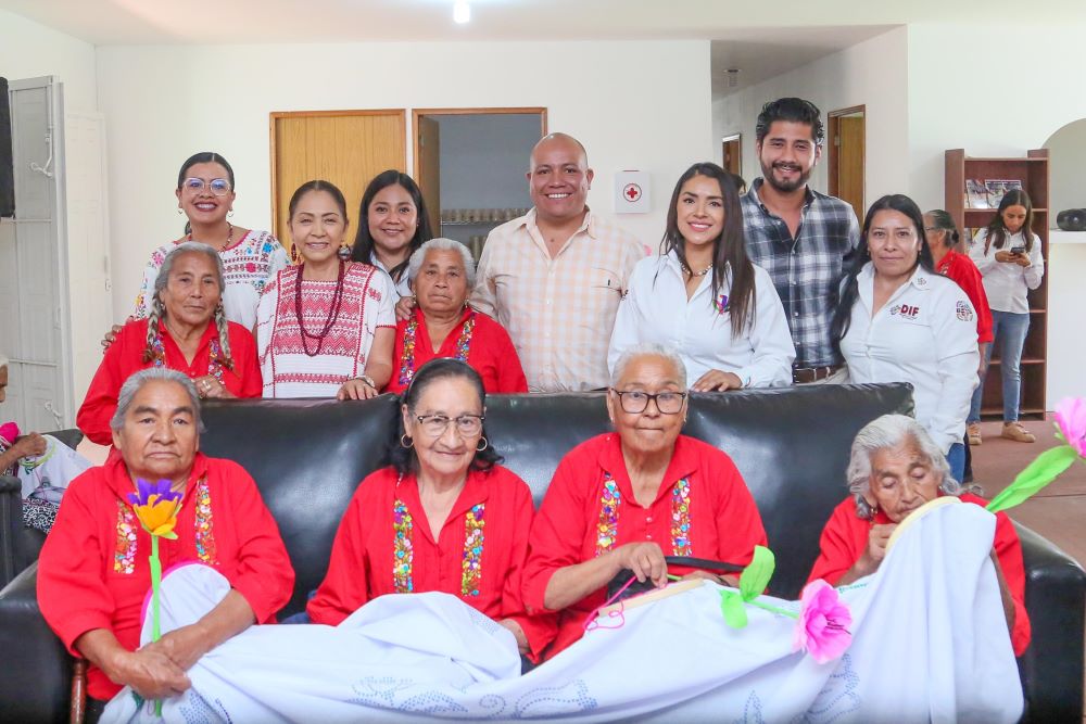 Equipa DIF Oaxaca Casa de Día para personas adultas  de San Lorenzo Cacaotepec