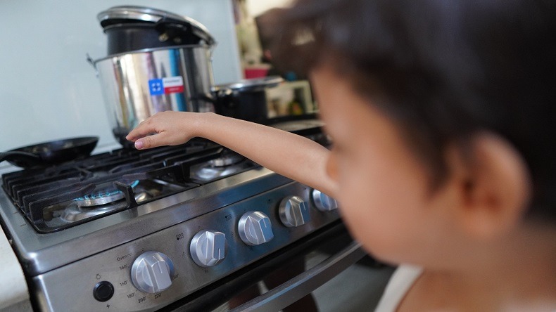 Instan a extremar medidas de prevención para evitar  quemaduras en infantes