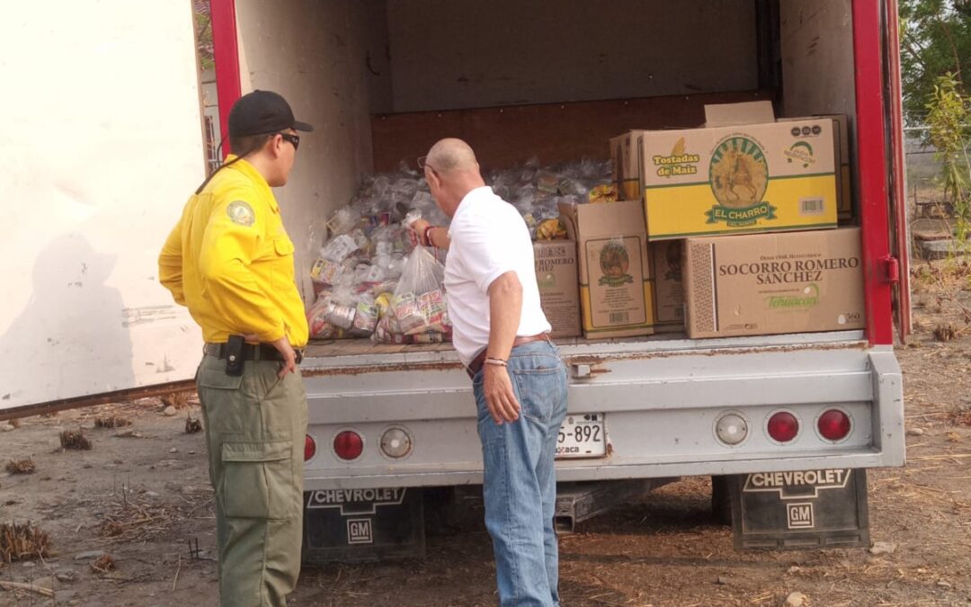 Entregan insumos a personas combatientes del incendio en los Chimalapas