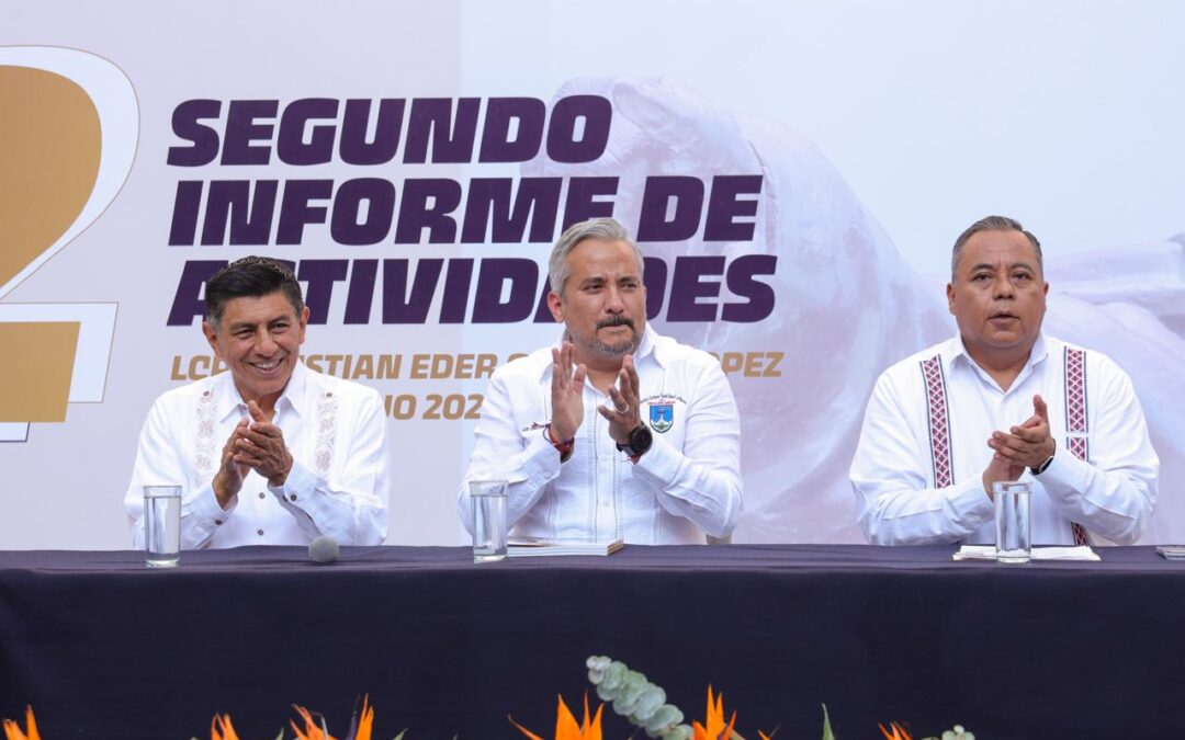 Asiste Gobernador de Oaxaca a segundo informe de actividades del Rector de la UABJO