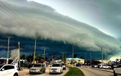 FENÓMENO EN LAS NUBES CAUSA PÁNICO EN CHETUMAL
