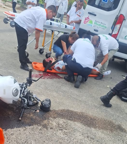 Atropellan a motocicleta en Huatulco y quiso darse a la fuga