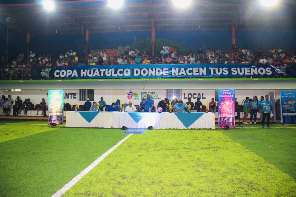 Todo un éxito la #Calenda de la #Inauracion de la #XI Copa Huatulco