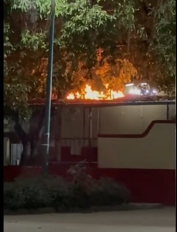 Menor de edad provoco incendio en escuela primaria de Huatulco