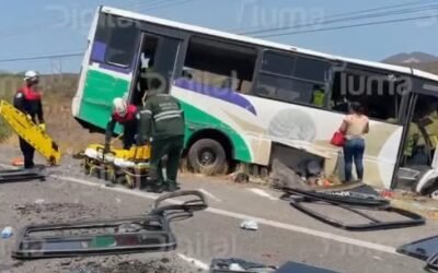 Se reporta grave accidente de autobús Istmeño.