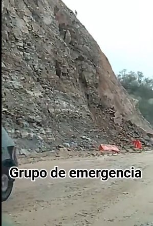 Se derruba el cerro de la carretera federal tramo Pochutla a #Huatulco
