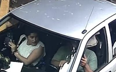Sujetos desconocidos toman fotos de la casa de una comunicadora.