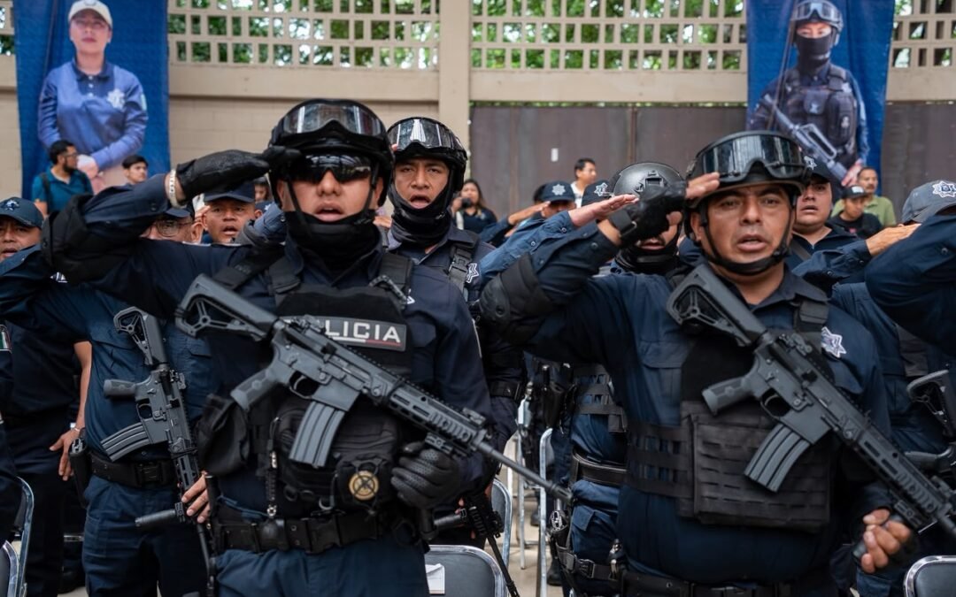 Entrega Gobernador Salomón Jara uniformes a instituciones de seguridad pública estatal, municipal y de procuración de justicia