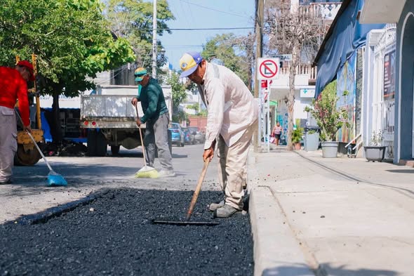 Bacheo en calle Colorín, Sector H Huatulco