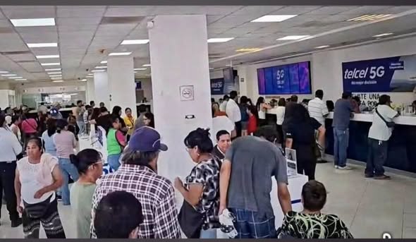 Largas filas para recuperar líneas telefónicas;