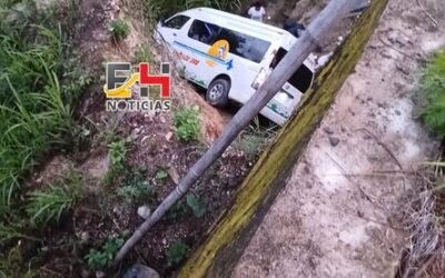ACCIDENTE DE URVAN EN LA CARRETERA PLUMA HIDALGO–HUATULCO